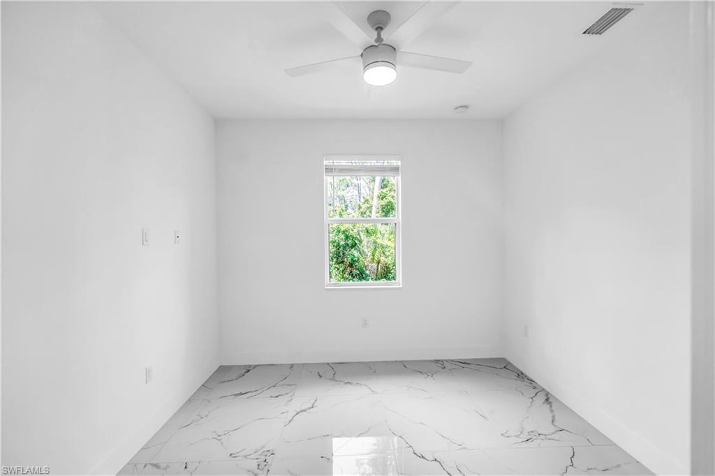 578 Woodview Dr Property Photo 29