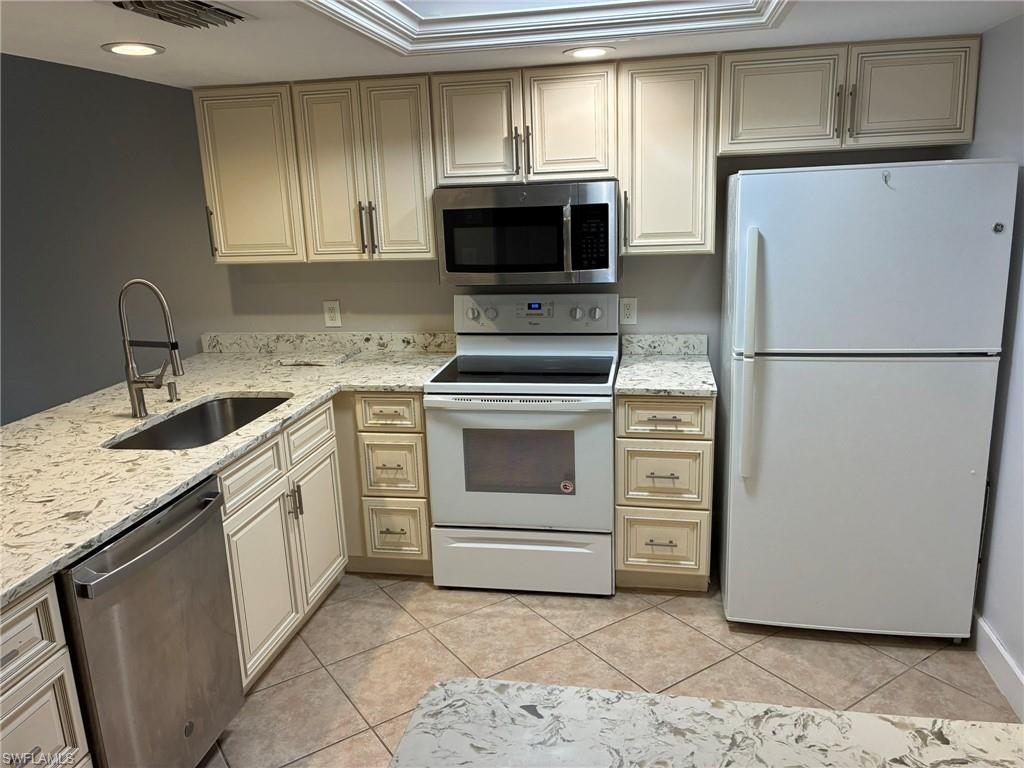 2074 Pine Isle Ln 2074 Property Photo 16