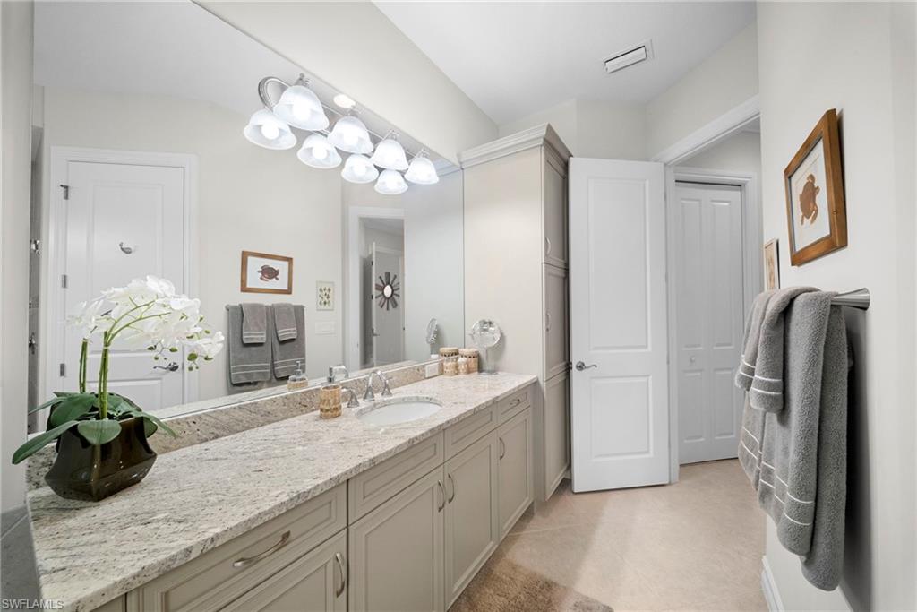 6522 Roma Way Property Photo 17