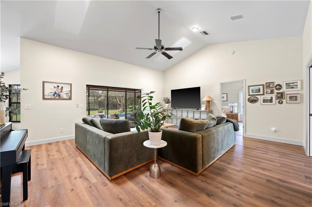 6560 Kestrel Cir Property Photo 4
