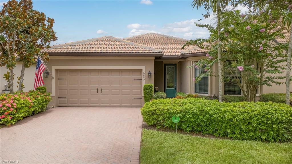 6085 Triumph Ln Property Photo 2