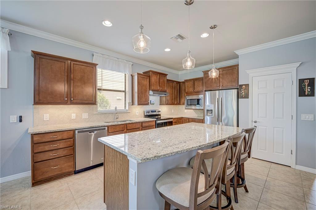 6085 Triumph Ln Property Photo 8