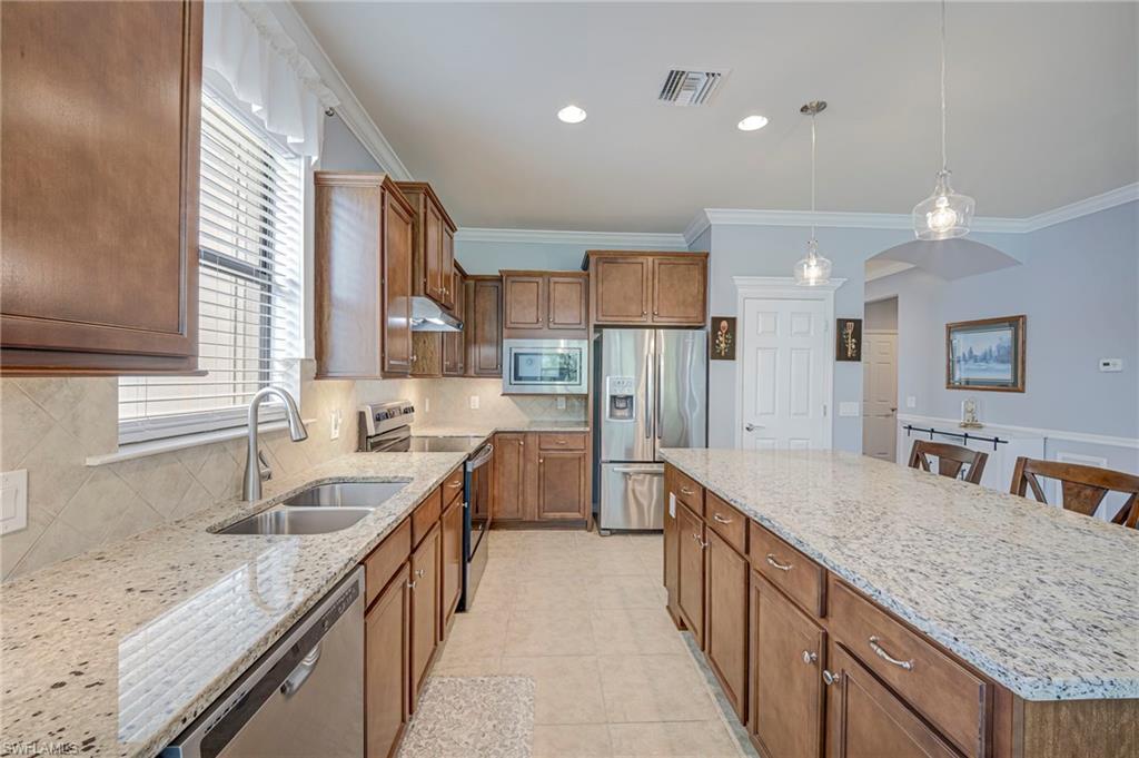 6085 Triumph Ln Property Photo 9