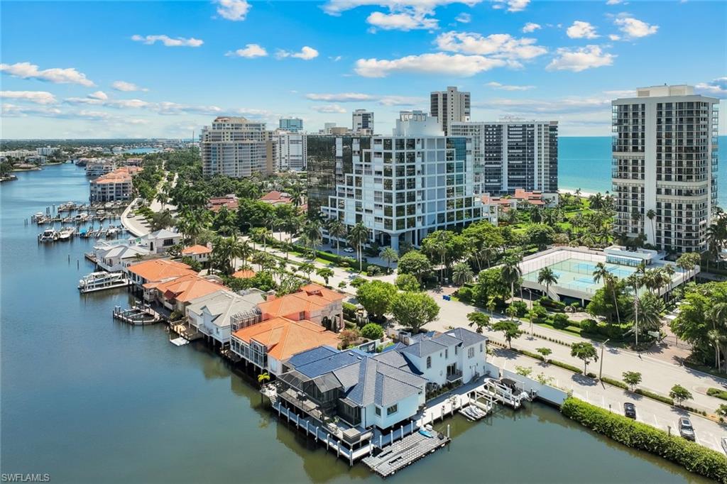 4900 Gulf Shore Blvd N Property Photo 3