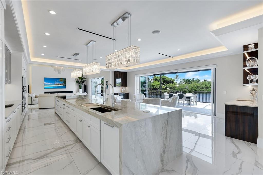 4900 Gulf Shore Blvd N Property Photo 16