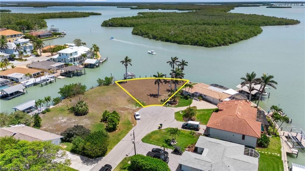 159 Tahiti St Property Photo 8