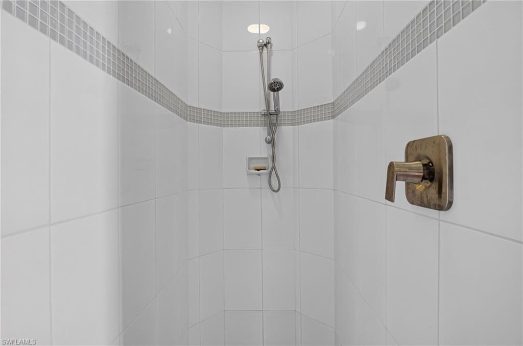 11931 King James Ct Property Photo 28