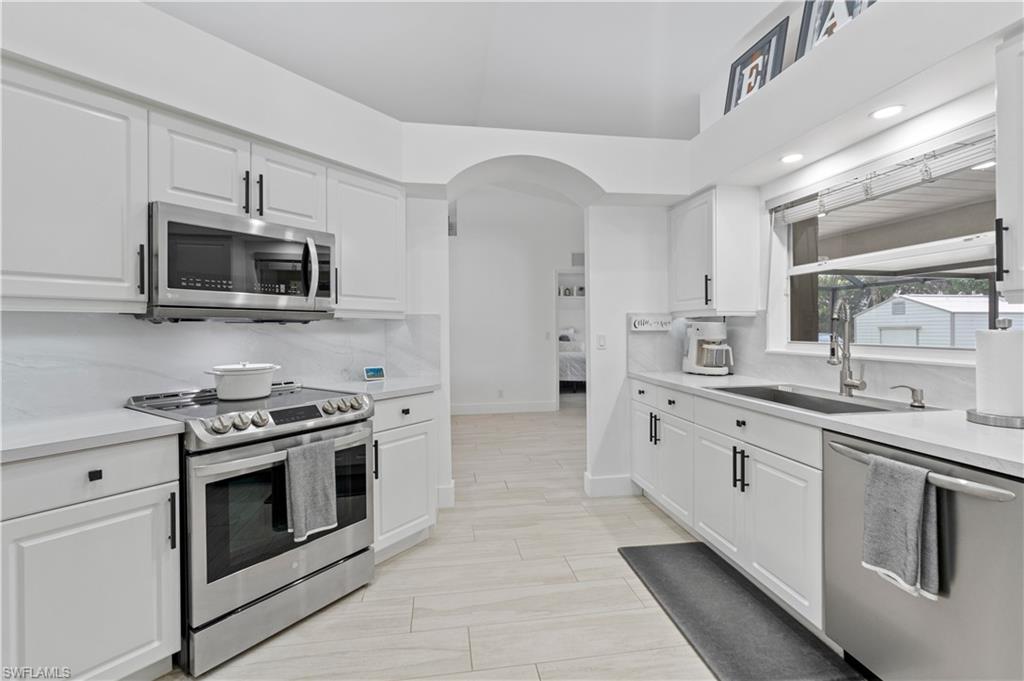 9052 Cypress Dr N Property Photo 11