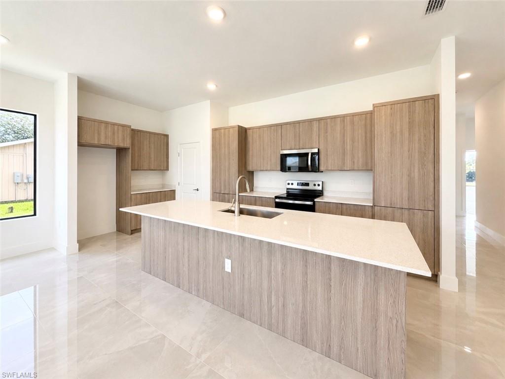 2220 39th Ter Property Photo 11