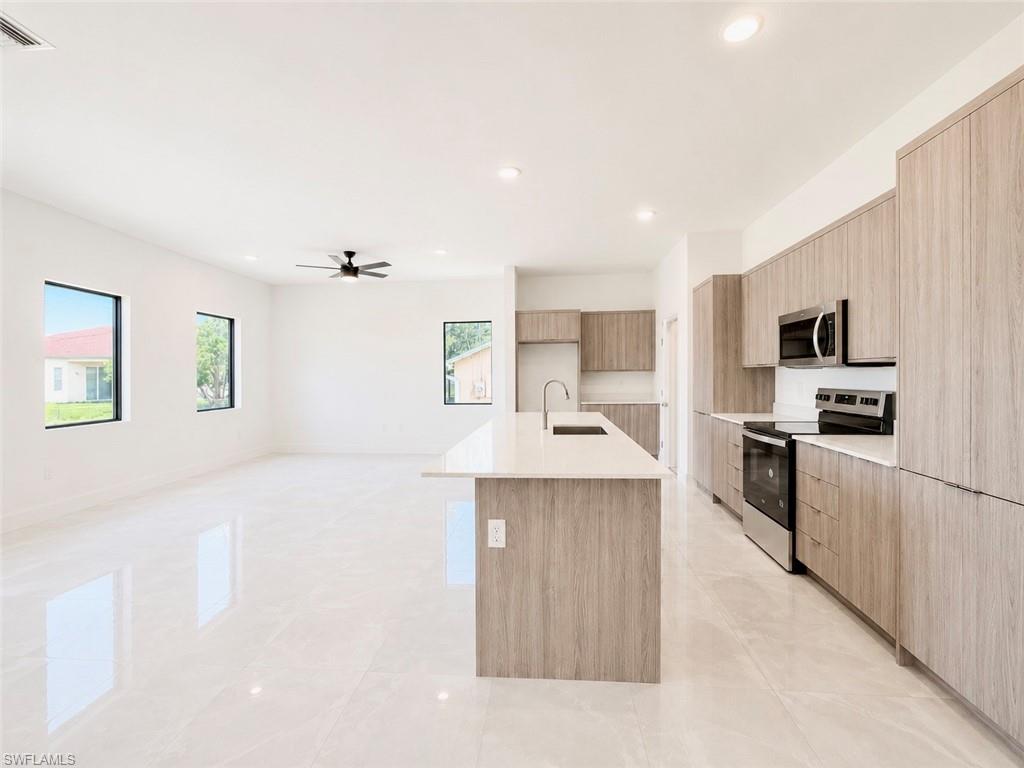2212 39th Ter Property Photo 15