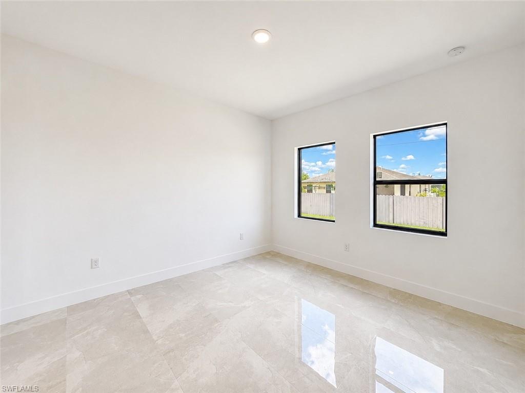 2212 39th Ter Property Photo 21