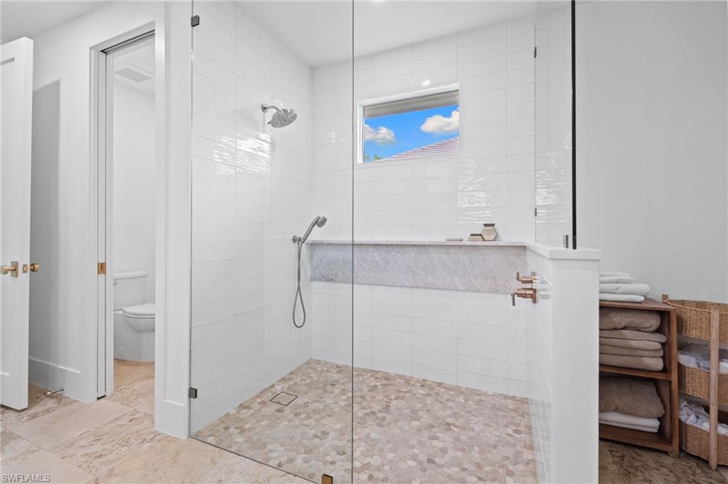189 Edgemere Way S Property Photo 22
