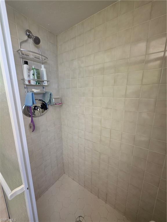 10931 Helm Ct Property Photo 9