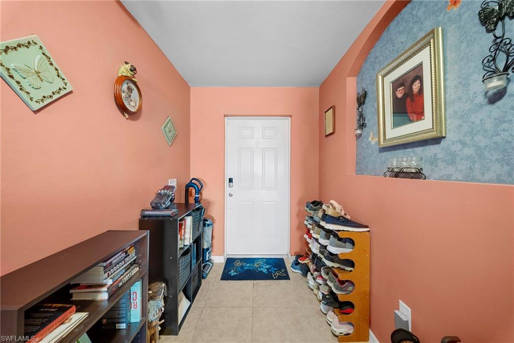 724 Evening Shade Ln Property Photo 2