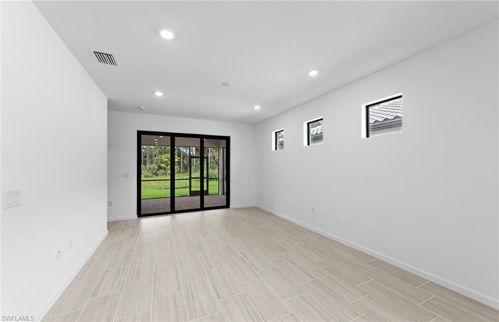 2127 Freemont Way Property Photo 16