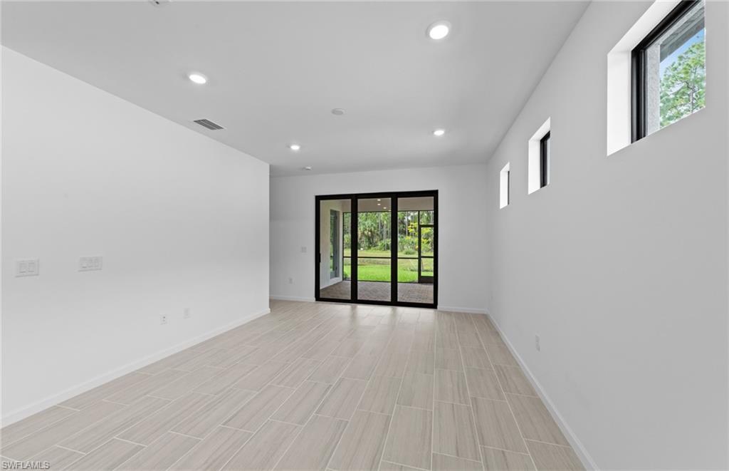 2127 Freemont Way Property Photo 17