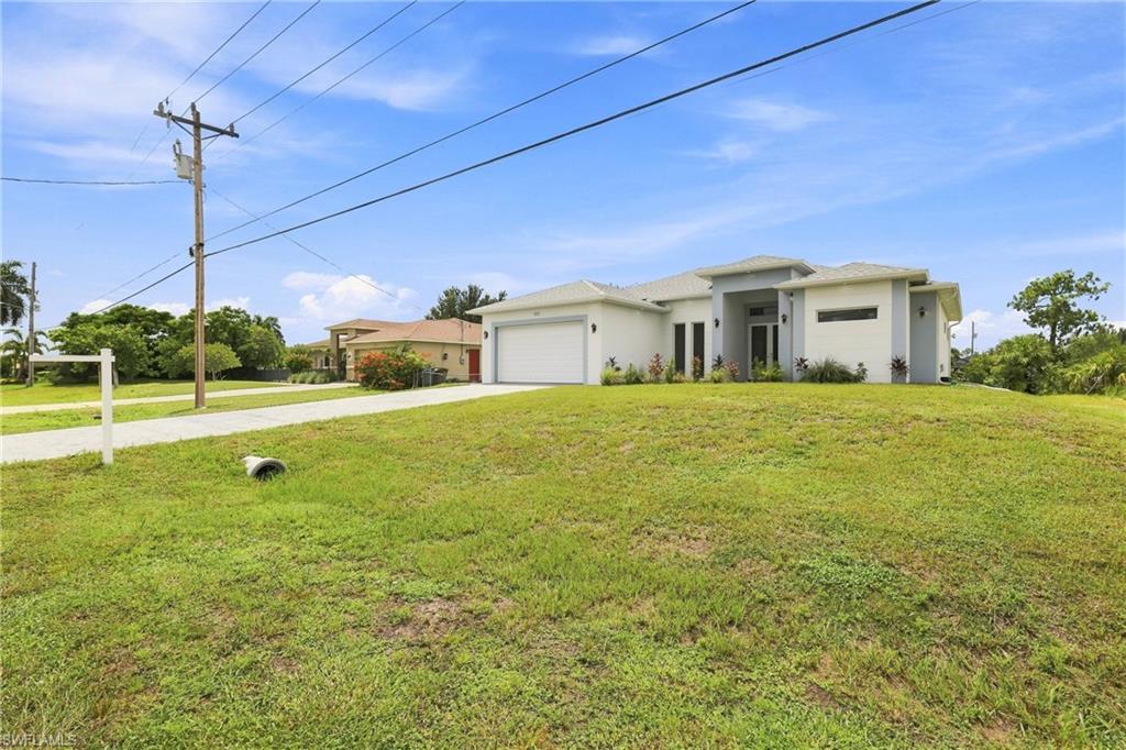 1120 32nd Ln Property Photo 4