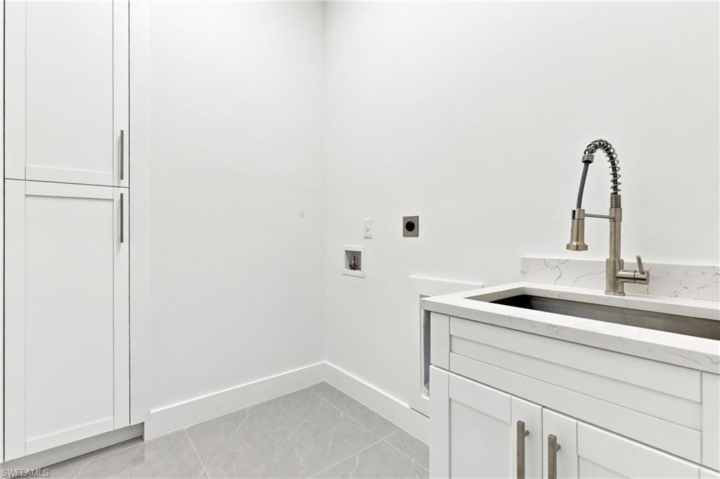 1120 32nd Ln Property Photo 32