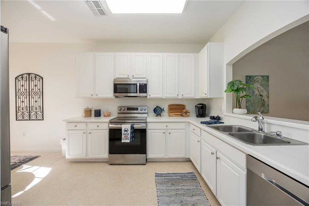 14135 Fall Creek Ct Property Photo 16