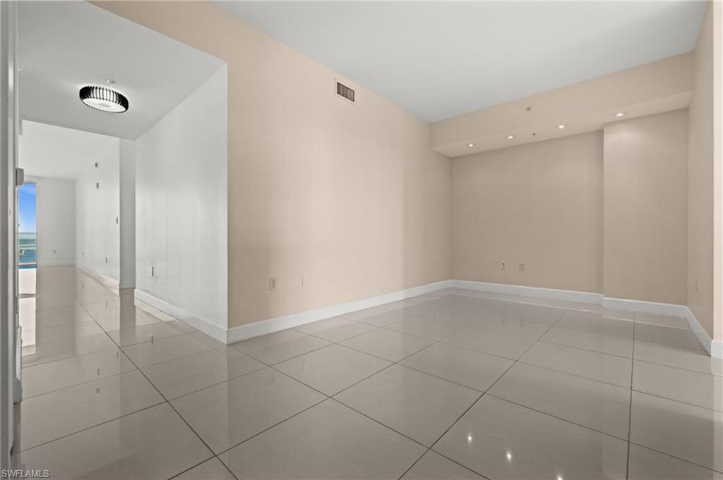 3000 Oasis Grand Blvd 1603 Property Photo 17