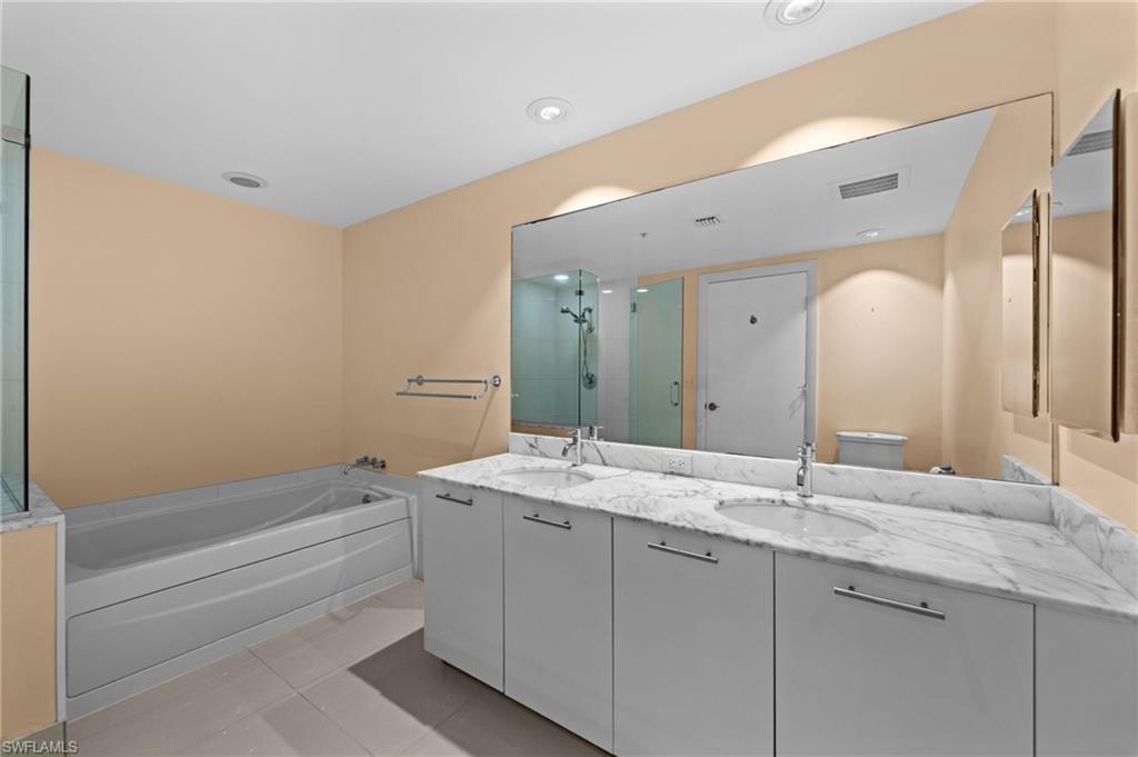 3000 Oasis Grand Blvd 1603 Property Photo 19
