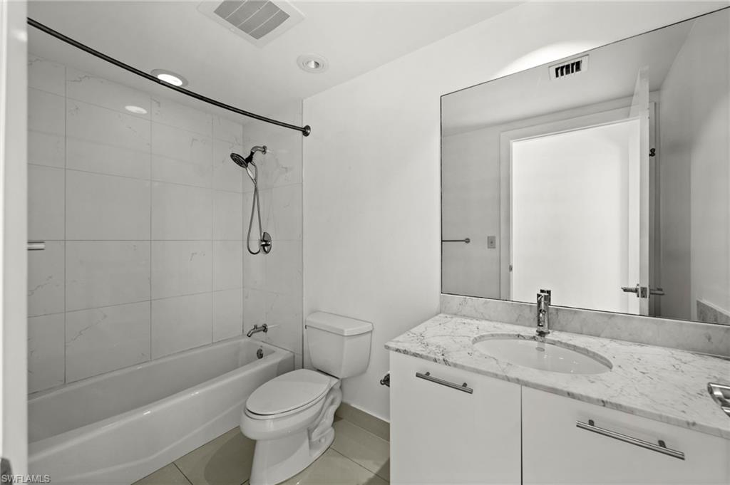 3000 Oasis Grand Blvd 1603 Property Photo 25