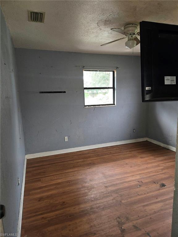 3480 Price Blvd Property Photo 13