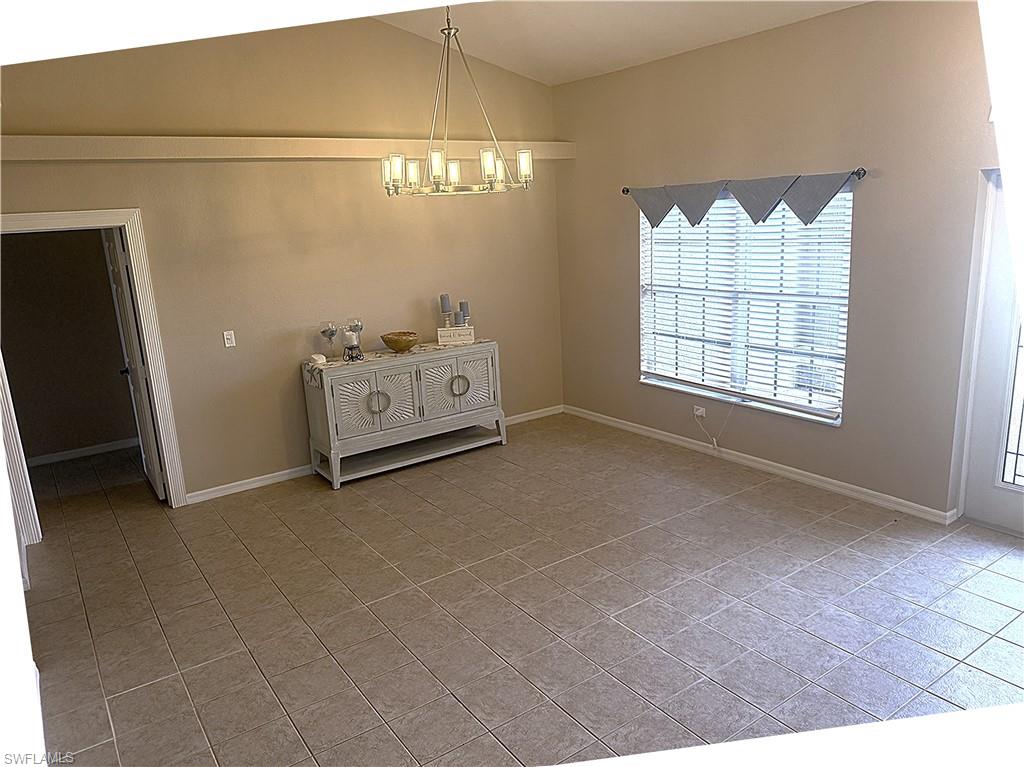 527 40th Ter Property Photo 6