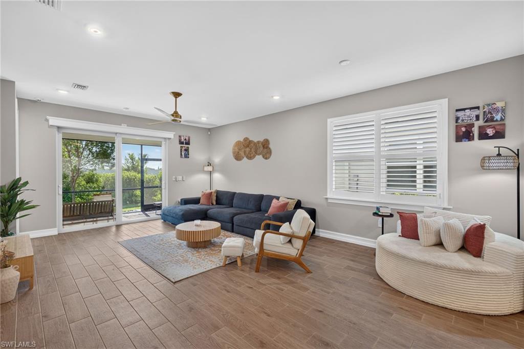 1108 Enbrook Loop Property Photo 4