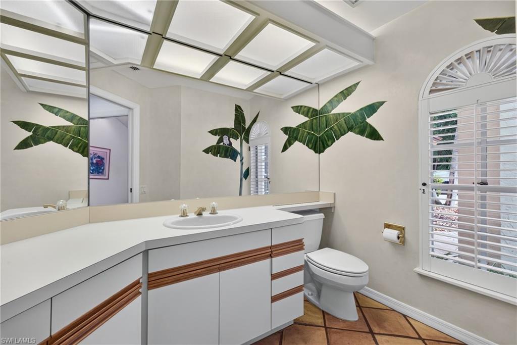 700 Hollybriar Ln Property Photo 27