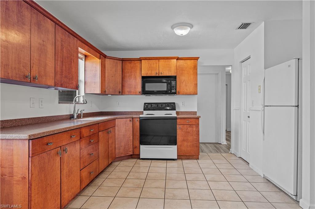 612 Santa Barbara BLVD Property Photo 1