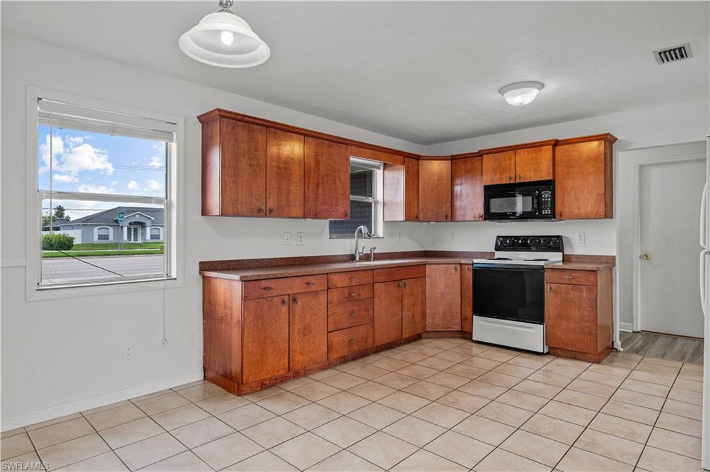 612 Santa Barbara Blvd Property Photo 8