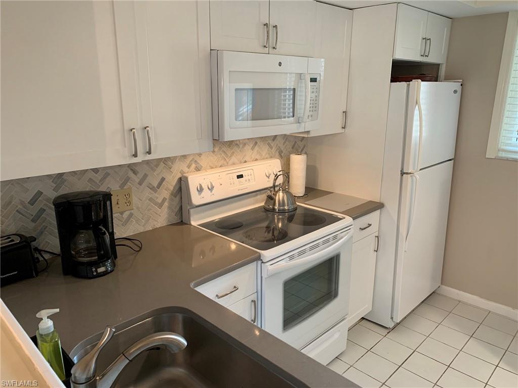 1004 Manatee Rd H204 Property Photo 6