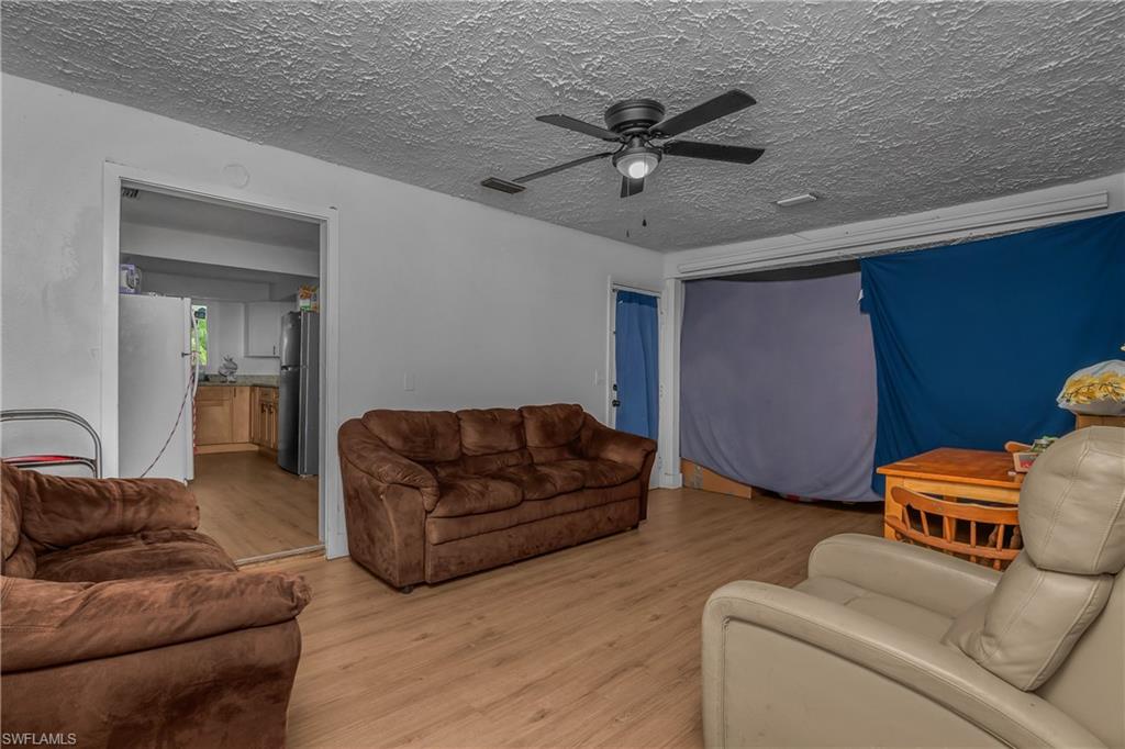 337 Balboa Ave Property Photo 6