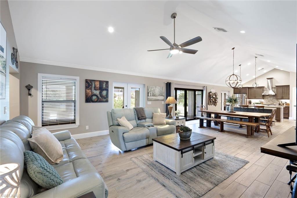 1800 30th Pl Property Photo 6