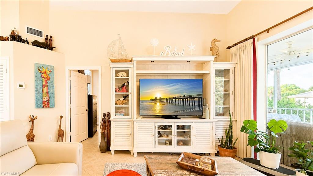 8274 Twelve Oaks CIR 126 Property Photo 1