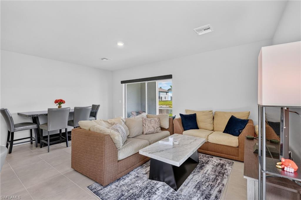 15364 Wildflower Cir Property Photo 3