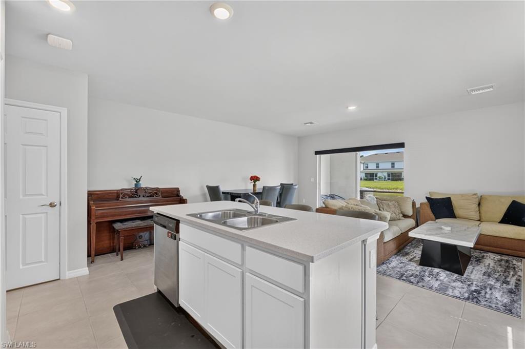 15364 Wildflower Cir Property Photo 8