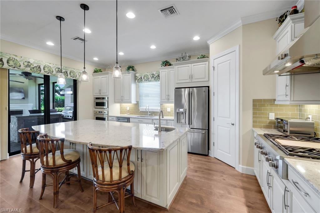8362 Viale Cir Property Photo 3