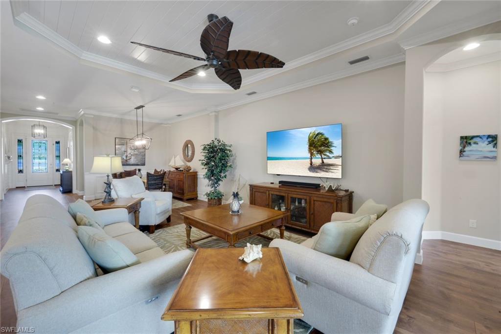 8362 Viale Cir Property Photo 10