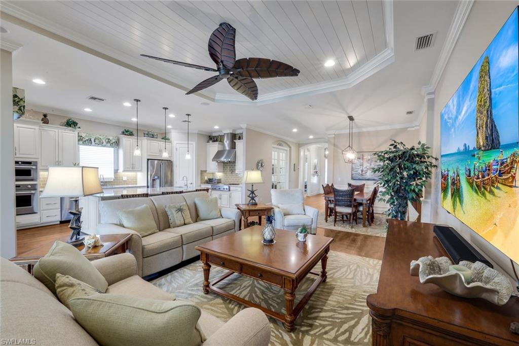8362 Viale Cir Property Photo 11