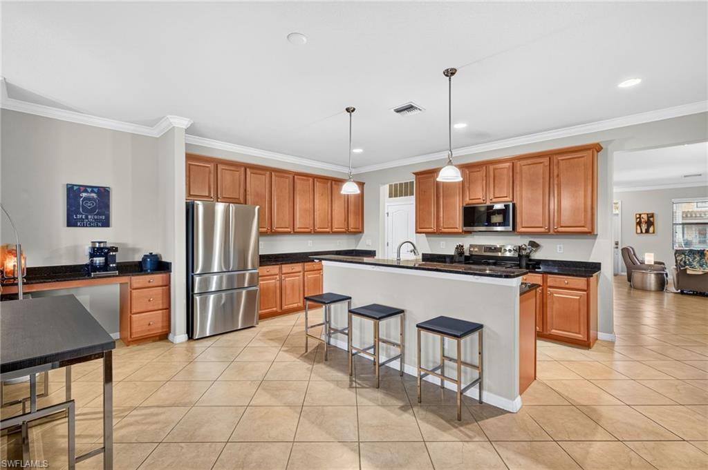2764 Via Piazza Loop Property Photo 7