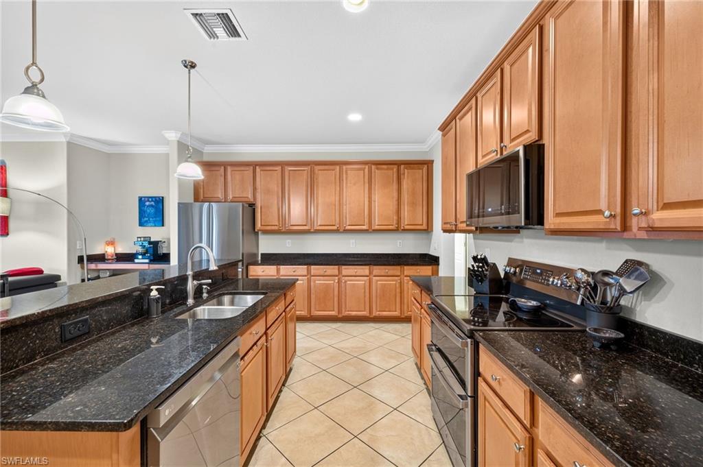 2764 Via Piazza Loop Property Photo 8