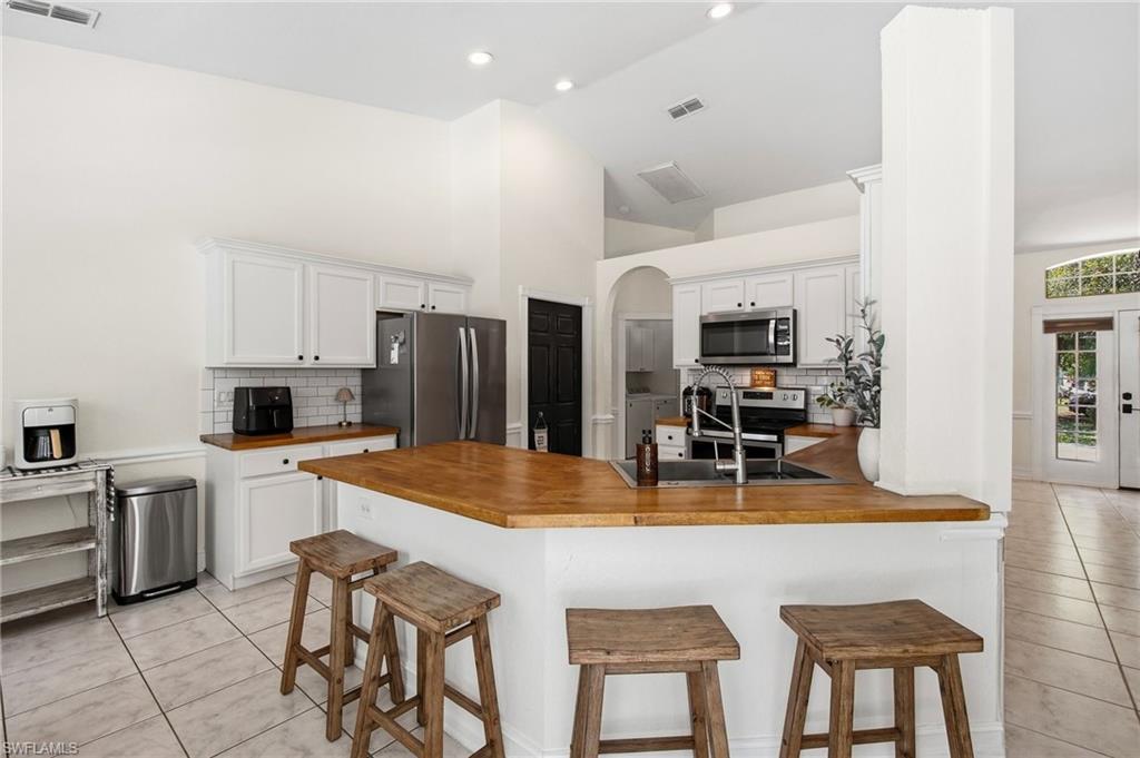 5791 Golden Gate Pkwy Property Photo 13