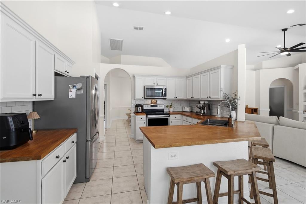 5791 Golden Gate Pkwy Property Photo 14