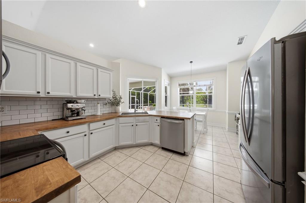 5791 Golden Gate Pkwy Property Photo 15