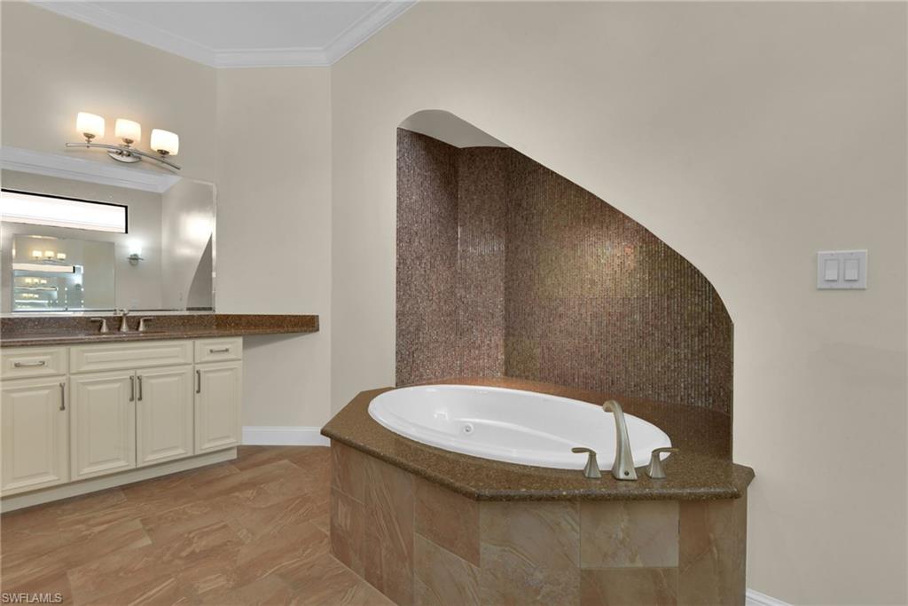 4844 Esplanade St Property Photo 31