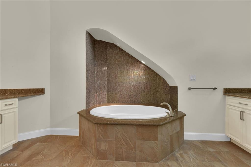 4844 Esplanade St Property Photo 32