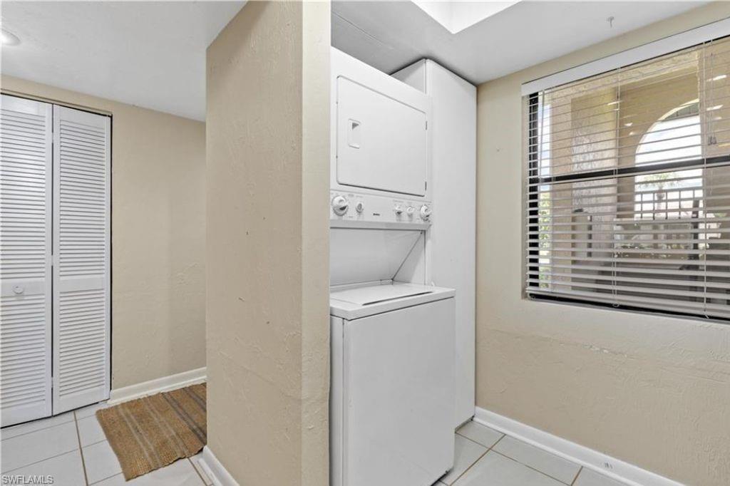 8445 Charter Club Cir 3 Property Photo 4