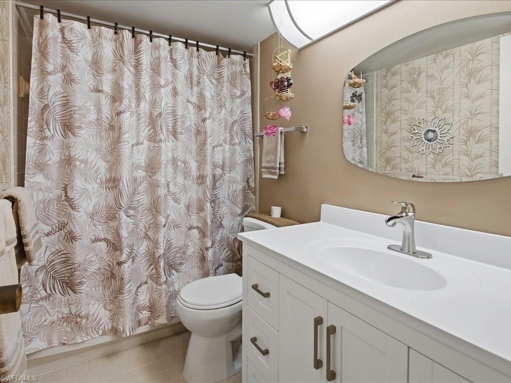 320 Seaview Ct 904 Property Photo 17